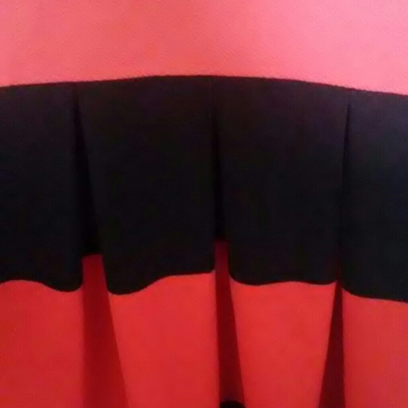 Lularoe Amelia - Picture 2 of 5